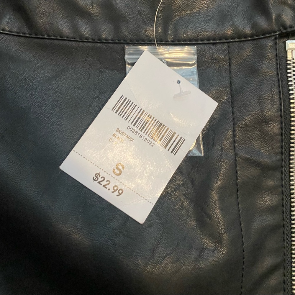 Black faux leather skirt forever21 - Picture 4 of 6